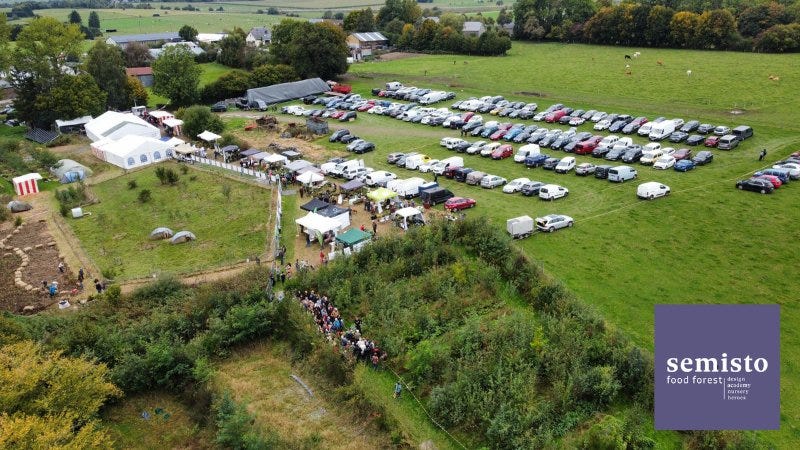 (photo aérienne du festival)