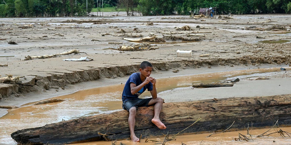 Palestinian photojournalist killed in Israeli drone strike; Indonesia floods death toll tops 700; 40 killed in Sudan in alleged army strike