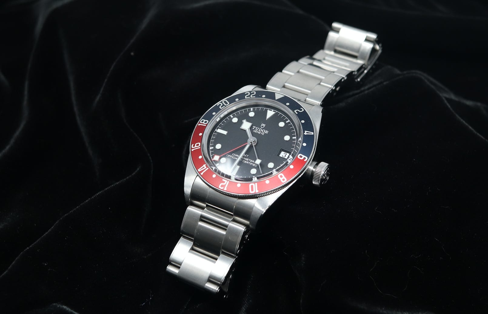 Review: Tudor Black Bay GMT M79830RB - Sfwatchlover