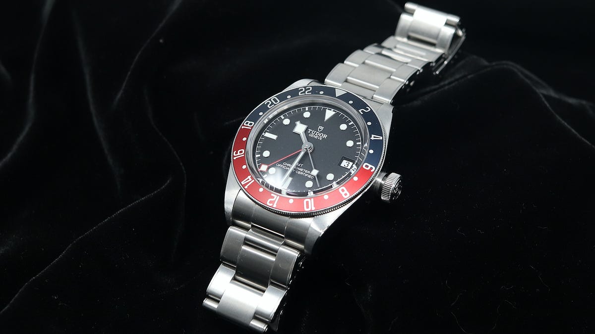 Review: Tudor Black Bay GMT M79830RB - Sfwatchlover