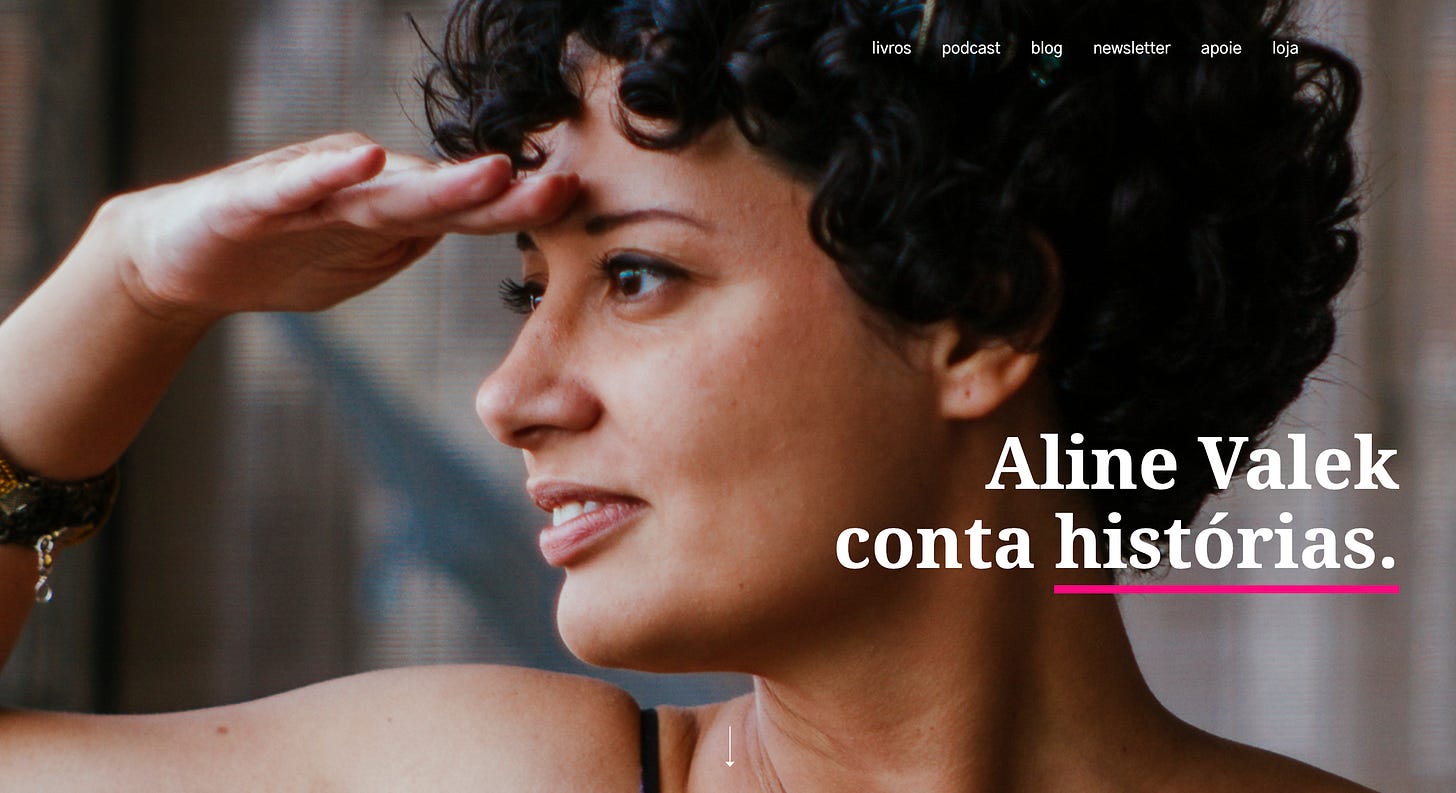 Print da página inicial do site: O texto "Aline Valek conta histórias" sobre uma foto minha olhando para o horizonte. Acima, os links do menu