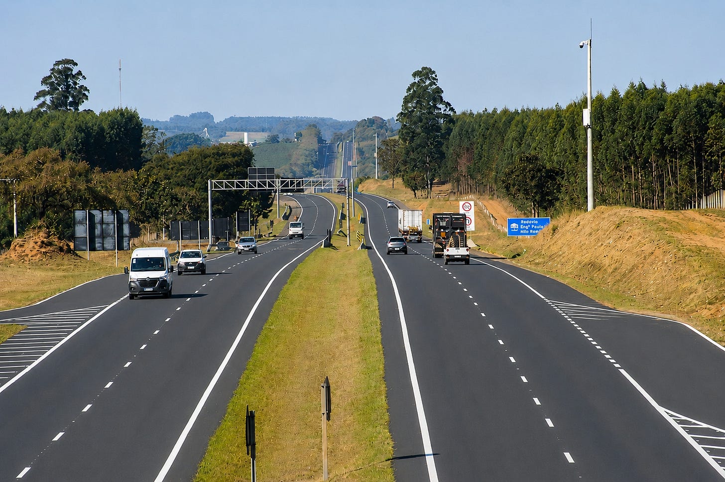 Eixo SP prevê 1,1 milhão de veículos nas rodovias no feriado Eixo SP prevê 1,1 milhão de veículos nas rodovias no feriado