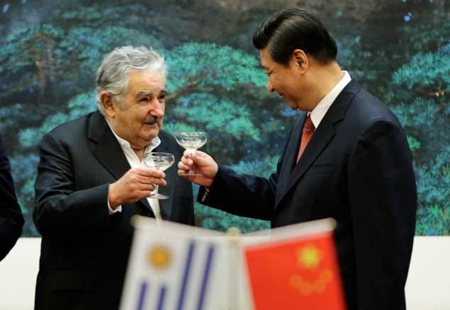 Mujica firma siete acuerdos en China, hoy viaja a Europa buscando nuevos logros - Noticias Uruguay, LARED21 Diario Digital Mujica firma siete acuerdos en China, hoy viaja a Europa buscando nuevos logros - Noticias Uruguay, LARED21 Diario Digital