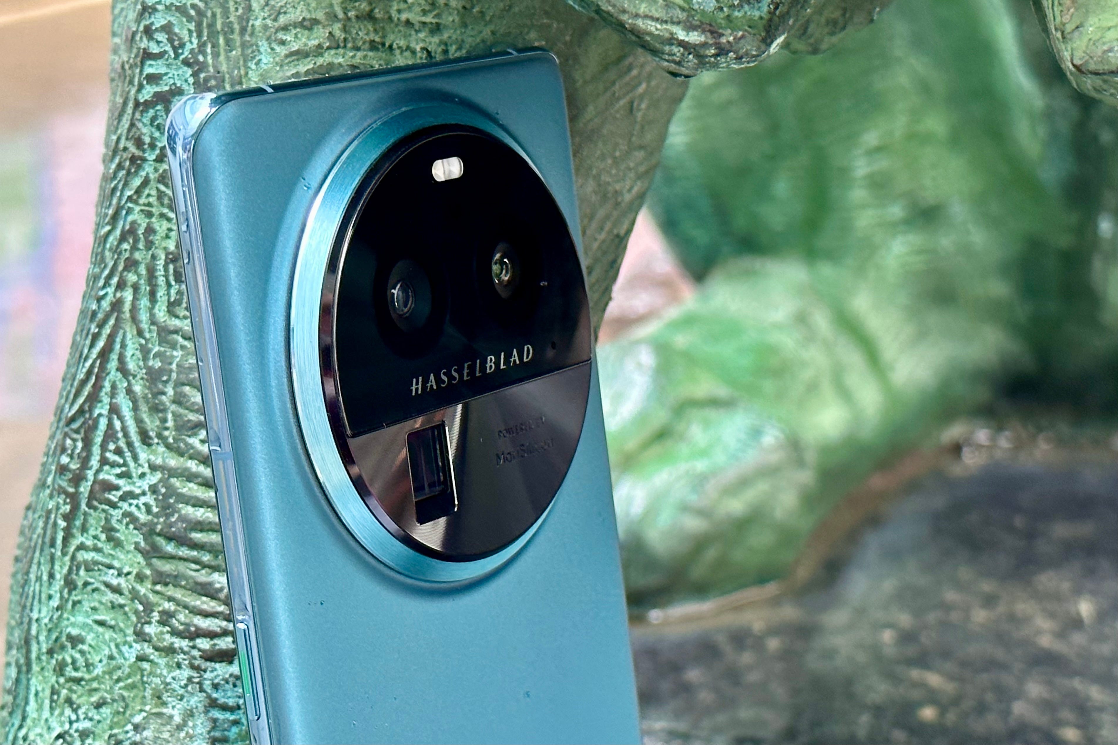 Oppo Find X6 Pro review: zooming past the competition