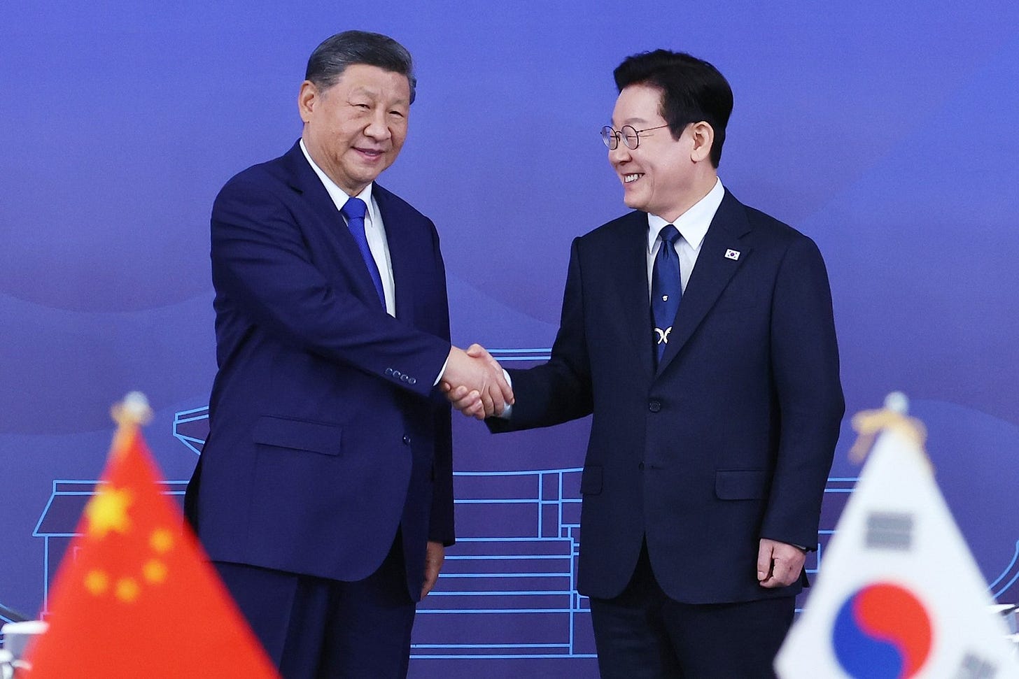 Chinese leader Xi visits South Korea to mend fraught ties | Daily Sabah