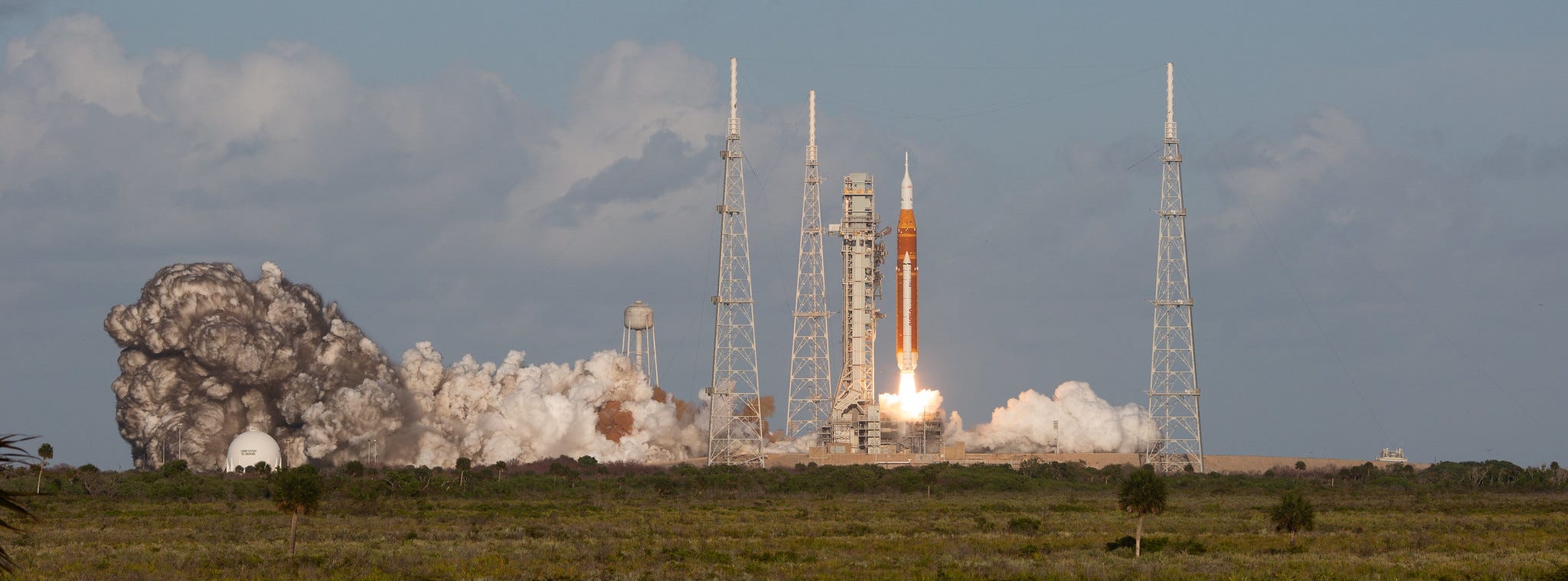 NASA’s Space Launch System rocket carrying the Orion spacecraft with NASA astronauts Reid Wiseman, commander; Victor Glover, pilot; Christina Koch, mission specialist; and CSA (Canadian Space Agency) astronaut Jeremy Hansen, mission specialist onboard launches on the Artemis II mission, Wednesday, April 1, 2026, from Launch Complex 39B at NASA’s Kennedy Space Center in Florida. NASA’s Artemis II mission will take Wiseman, Glover, Koch, and Hansen on a 10-day journey around the Moon and back aboard their Orion spacecraft. The quartet launched at 6:35 p.m. EDT, from Launch Complex 39B at the Kennedy Space Center. 