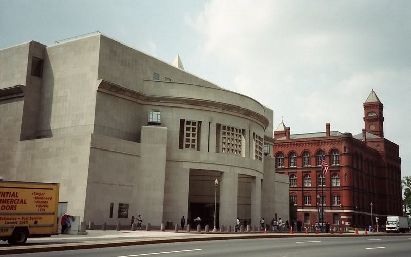 https://www.garystravels.com/wp-content/uploads/2012/01/Holocaust-Museum-Washington.jpg
