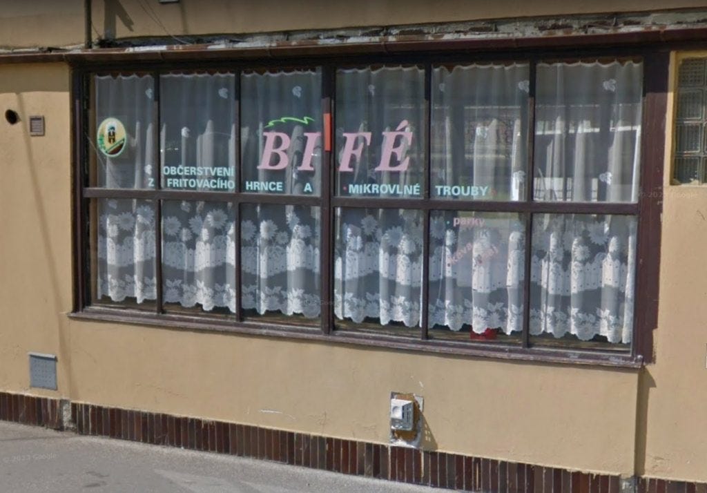 Občerstvení z fritovacího hrnce a mikrovlnné trouby