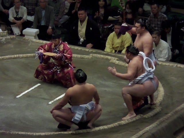 Ring Entrance of Yokozuna Hakaho Ring Entrance of Yokozuna Hakaho