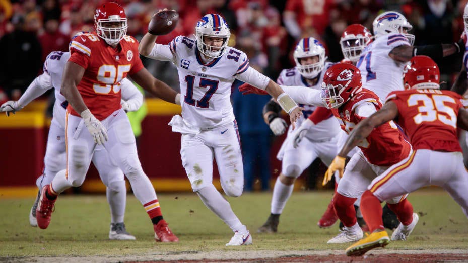 Buffalo Bills quarterback Josh Allen (17) runs the ball during the AFC Divisional Round playoff game against the Kansas City Chiefs on January 23rd, 2022 at Arrowhead Stadium in Kansas City, Missouri.