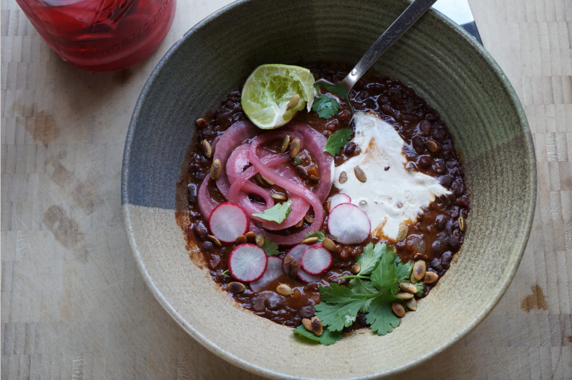 black bean chili - by Amanda Leigh - Mama Eats