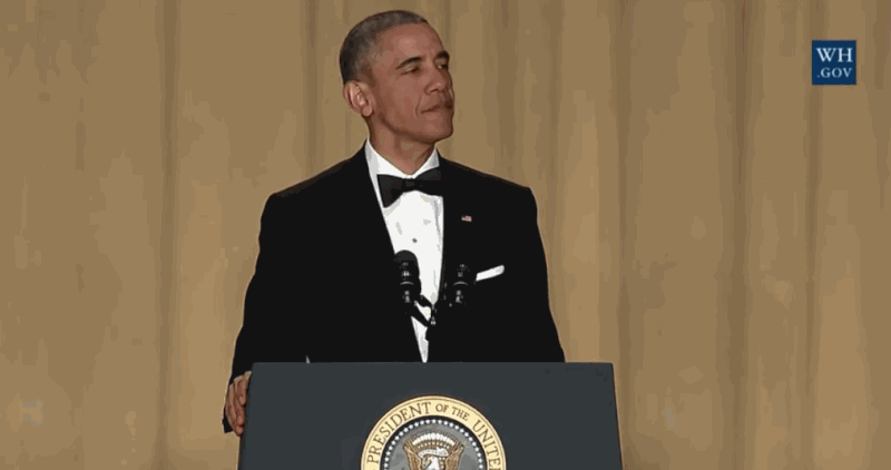 File:Barack Obama drops the mic.gif - Wikipedia