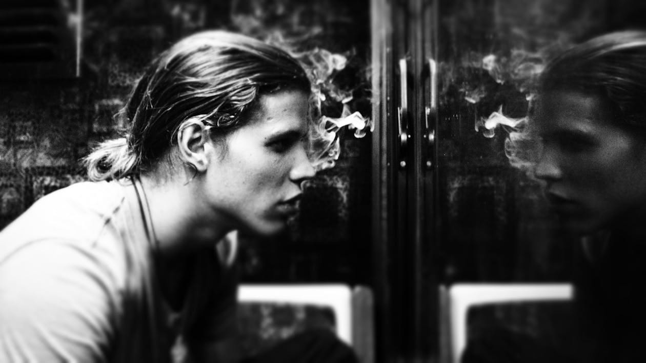 d & r tobacco Doctor Smoking by Adam Gault / Science Photo Library