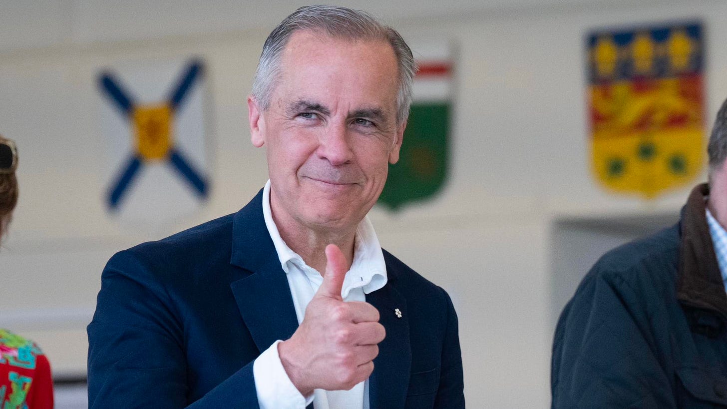 Mark Carney gives a thumbs up after casting his ballot in the federal election at a polling station.
Mark Carney lève le pouce après avoir déposé son bulletin de vote lors des élections fédérales dans un bureau de vote. Mark Carney gives a thumbs up after casting his ballot in the federal election at a polling station.
Mark Carney lève le pouce après avoir déposé son bulletin de vote lors des élections fédérales dans un bureau de vote.