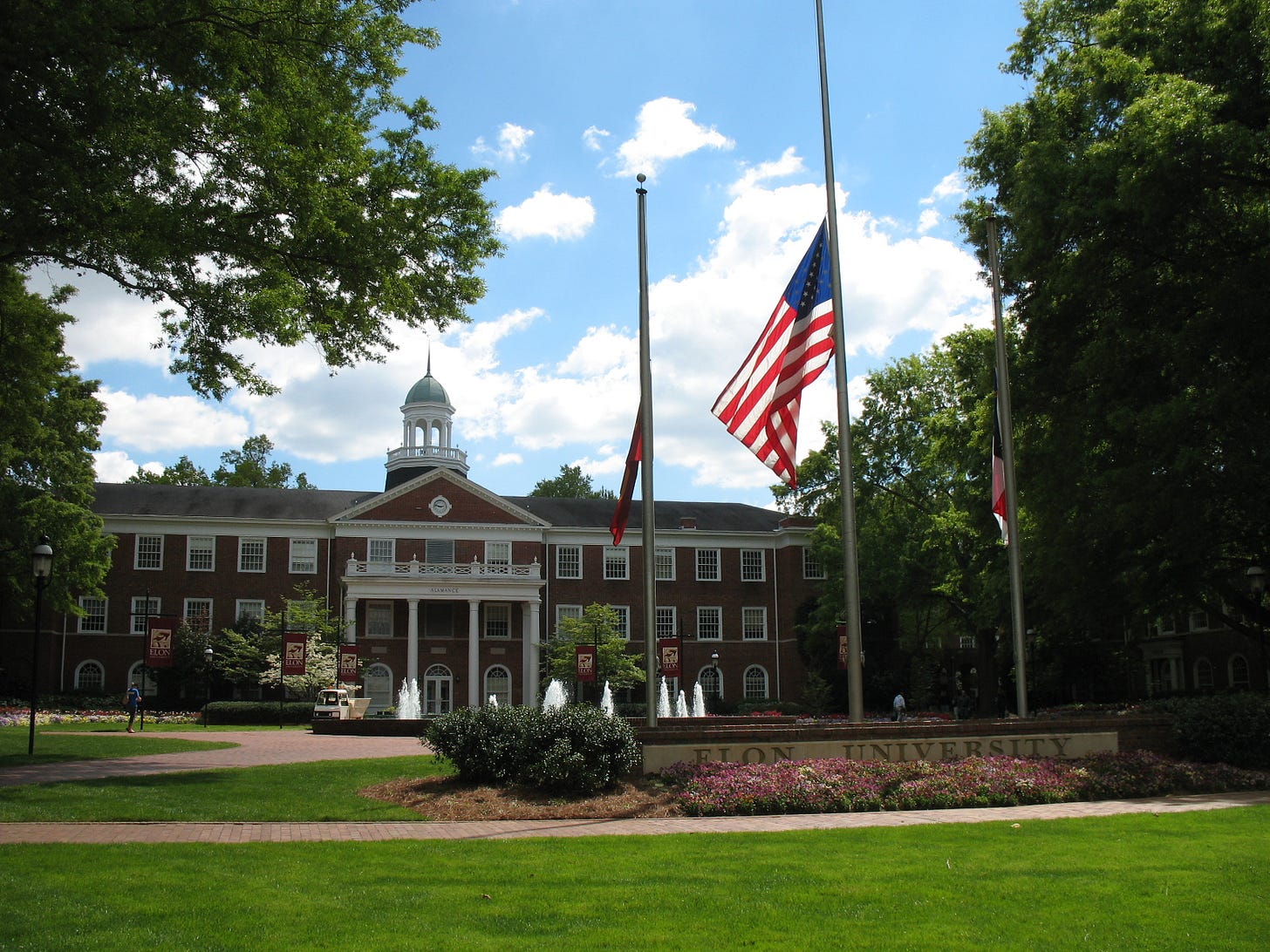 File:Alamance Building, Elon University.jpg - Wikimedia Commons