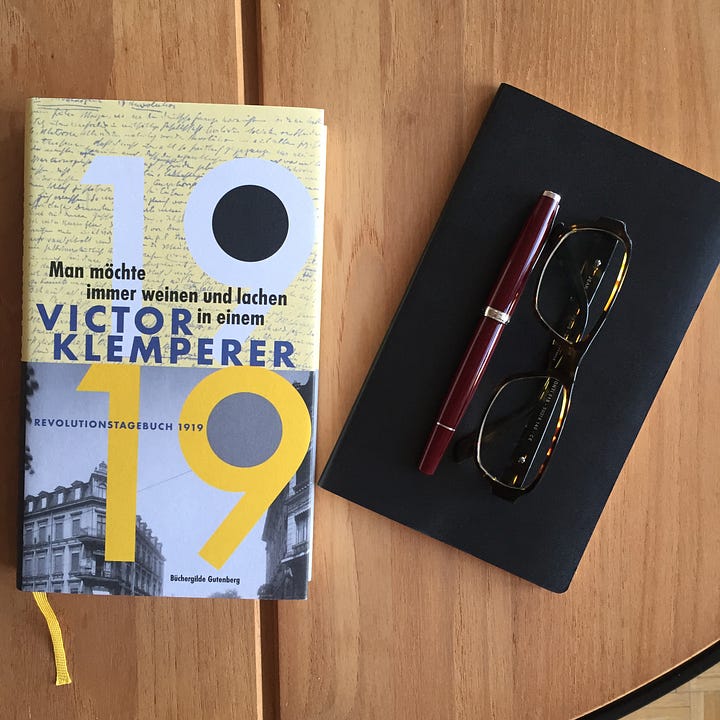 Die vier Bilder zeigen die am Schluß des Texts genannten Bücher.