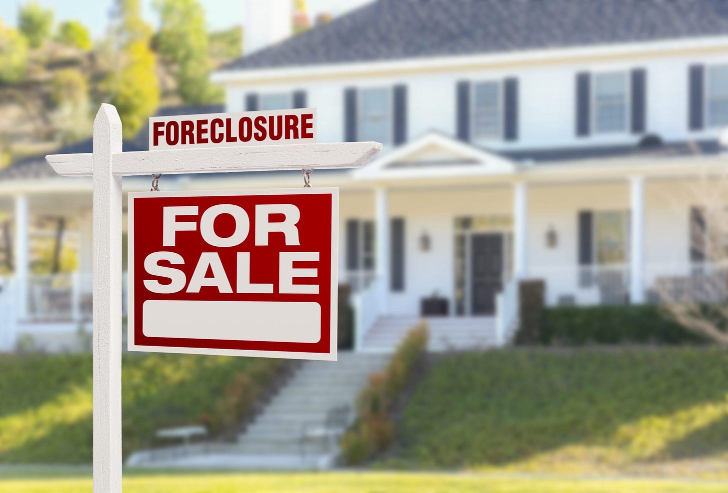Buying a Foreclosed Home in NY: Expert 2025 Guide