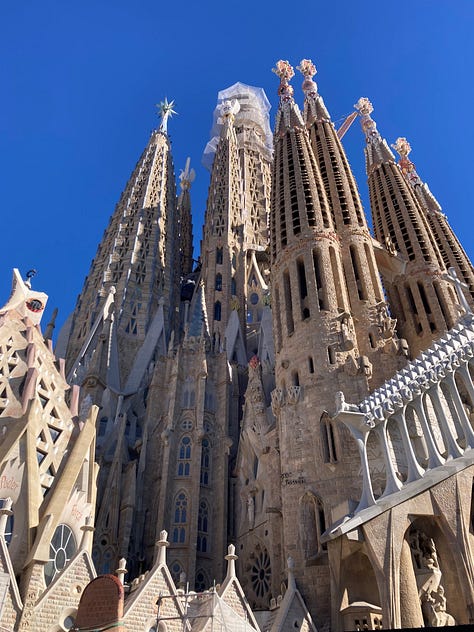 Pictures of Barcelona: cathedrals, statues, architecture, stained glass windows