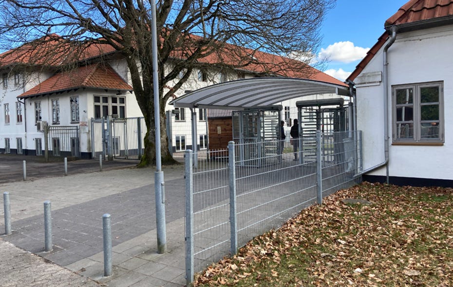 Kærshovedgård er så utåleligt, som livet kan være i Danmark - Refugees Welcome Kærshovedgård er så utåleligt, som livet kan være i Danmark - Refugees Welcome