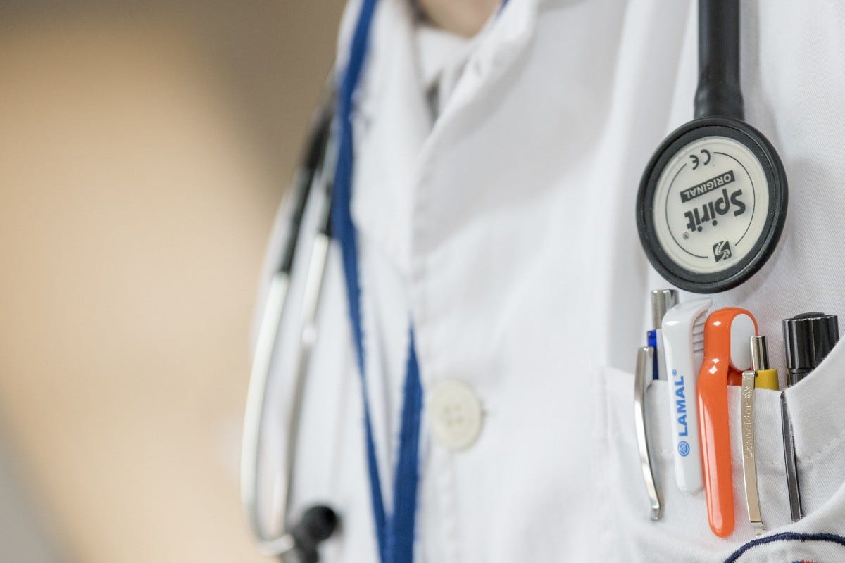 hand, product, hospital, doctor, medical, medic, stethoscope, white coat, general practitioner