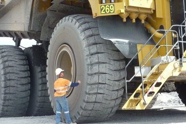 IoTが教えるダンプカーの経済的な走り方 | JBpress Innovation Review powered by JBpress