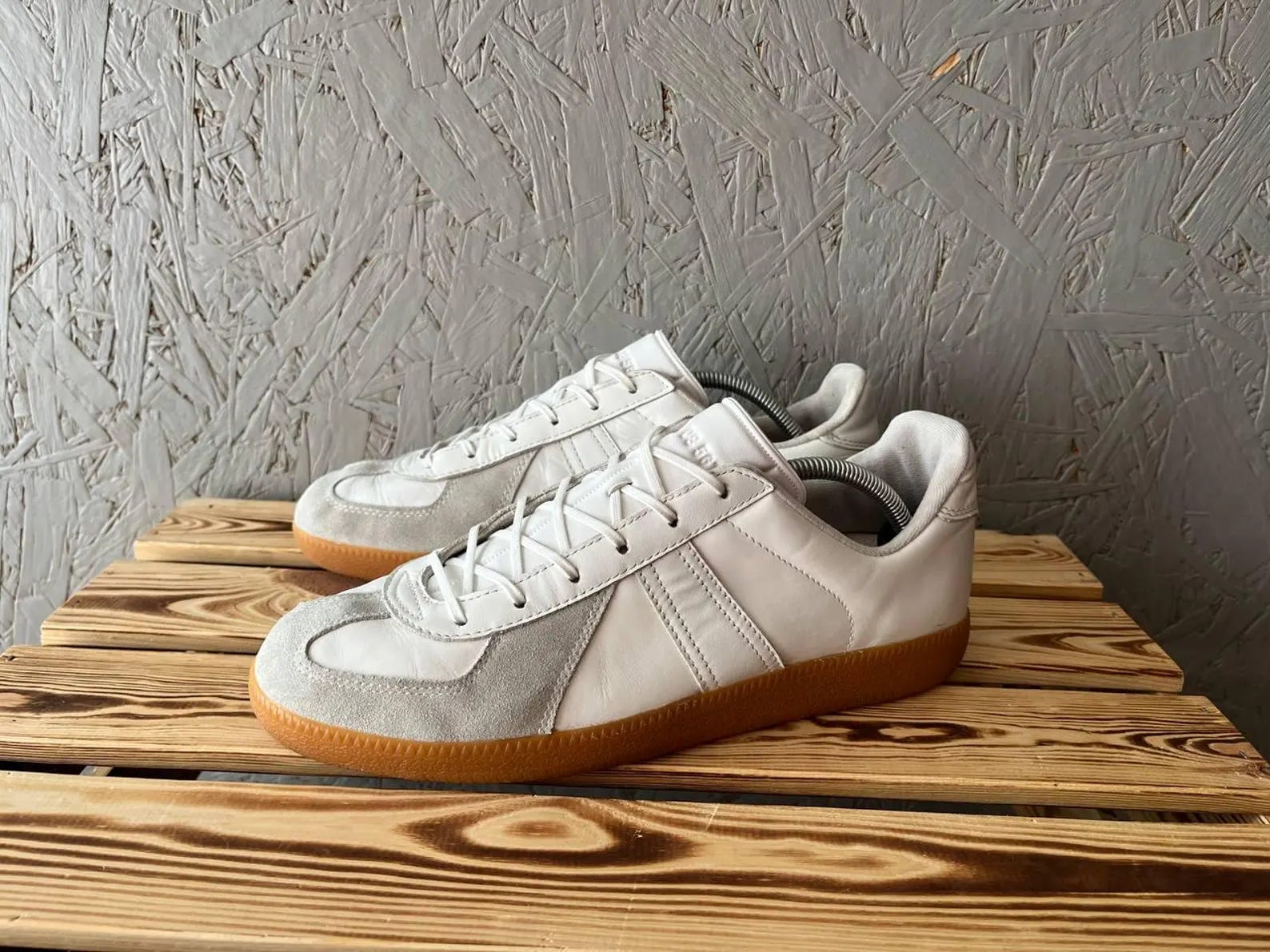 adidas gazelle silver green womens Adidas Texas Tech Fall 2025 Forum Low Classic Shoe
