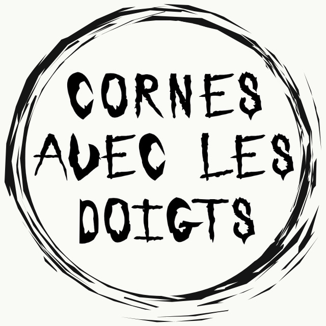 Cornes avec les doigts