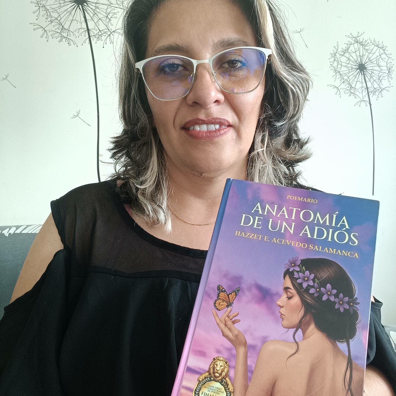 Hazzet E. Acevedo, escritora