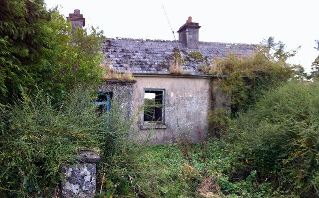 How Nera Won the Gold-Hilted Sword