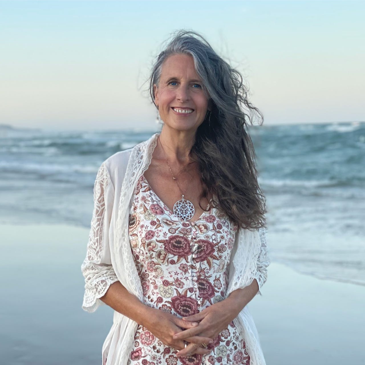 Radiantly Human \ud835\ude38\ud835\ude2a\ud835\ude35\ud835\ude29 \ud835\ude1a\ud835\ude2a\ud835\ude2e\ud835\ude30\ud835\ude2f\ud835\ude26