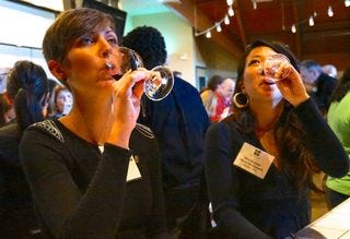 A - Auction – 2 women tasters A - Auction – 2 women tasters