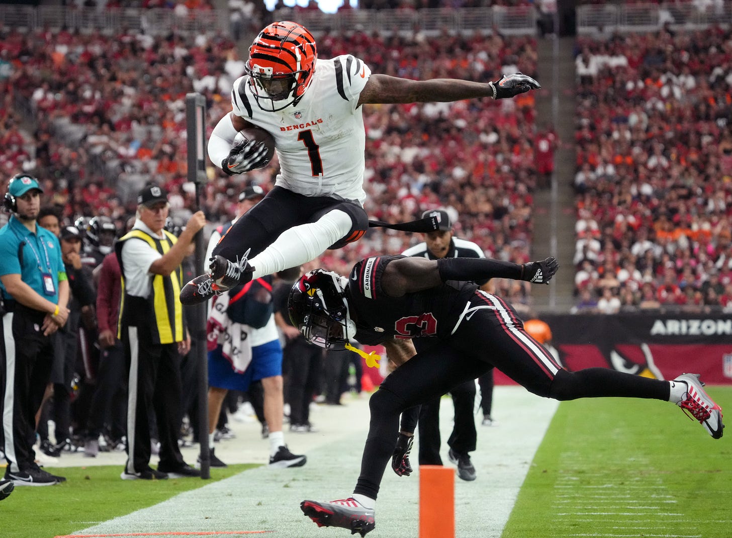 Ja'Marr Chase sets team record as Bengals defeat Cardinals | Reuters