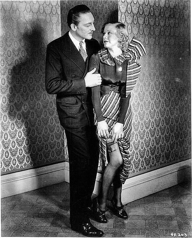 Warren William & Ginger Rogers - Gold Diggers of 1933 (1933) Warren William & Ginger Rogers - Gold Diggers of 1933 (1933)