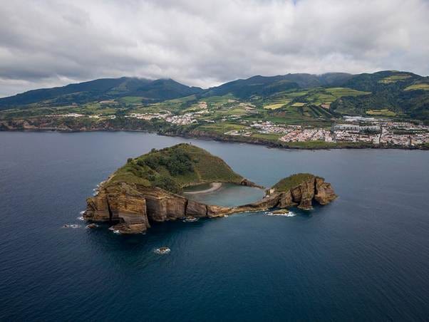 Featured image: Ilhéu de Vila Franca do Campo, Azores