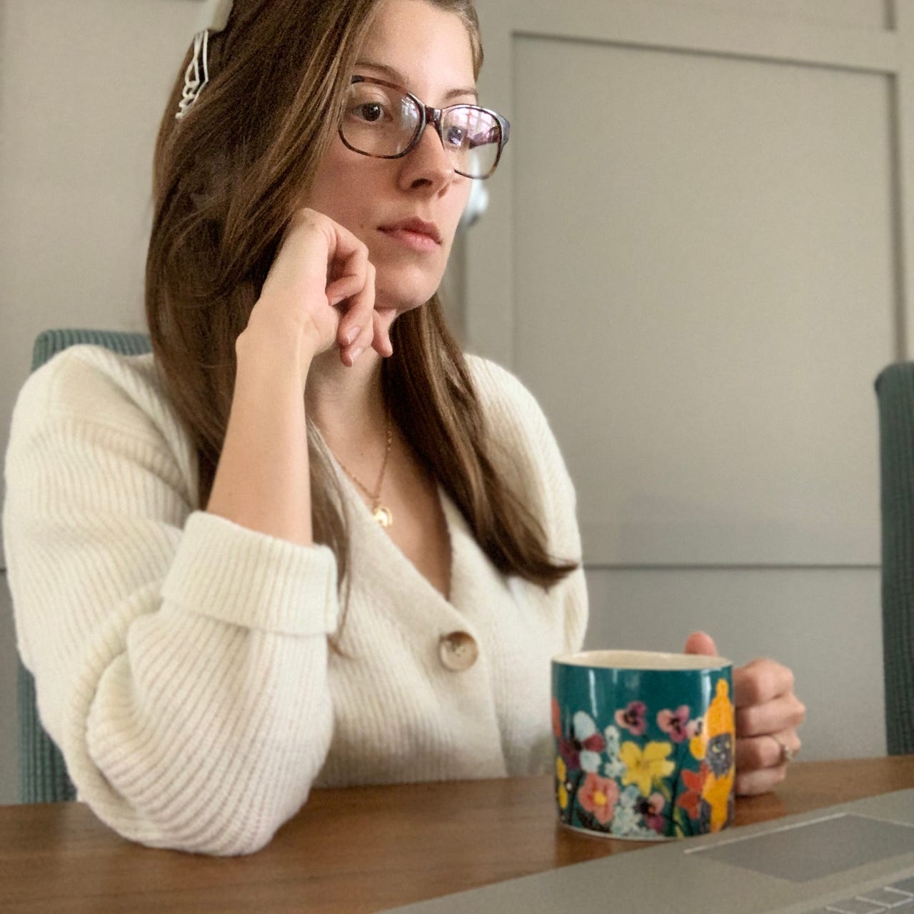 En petits caractères