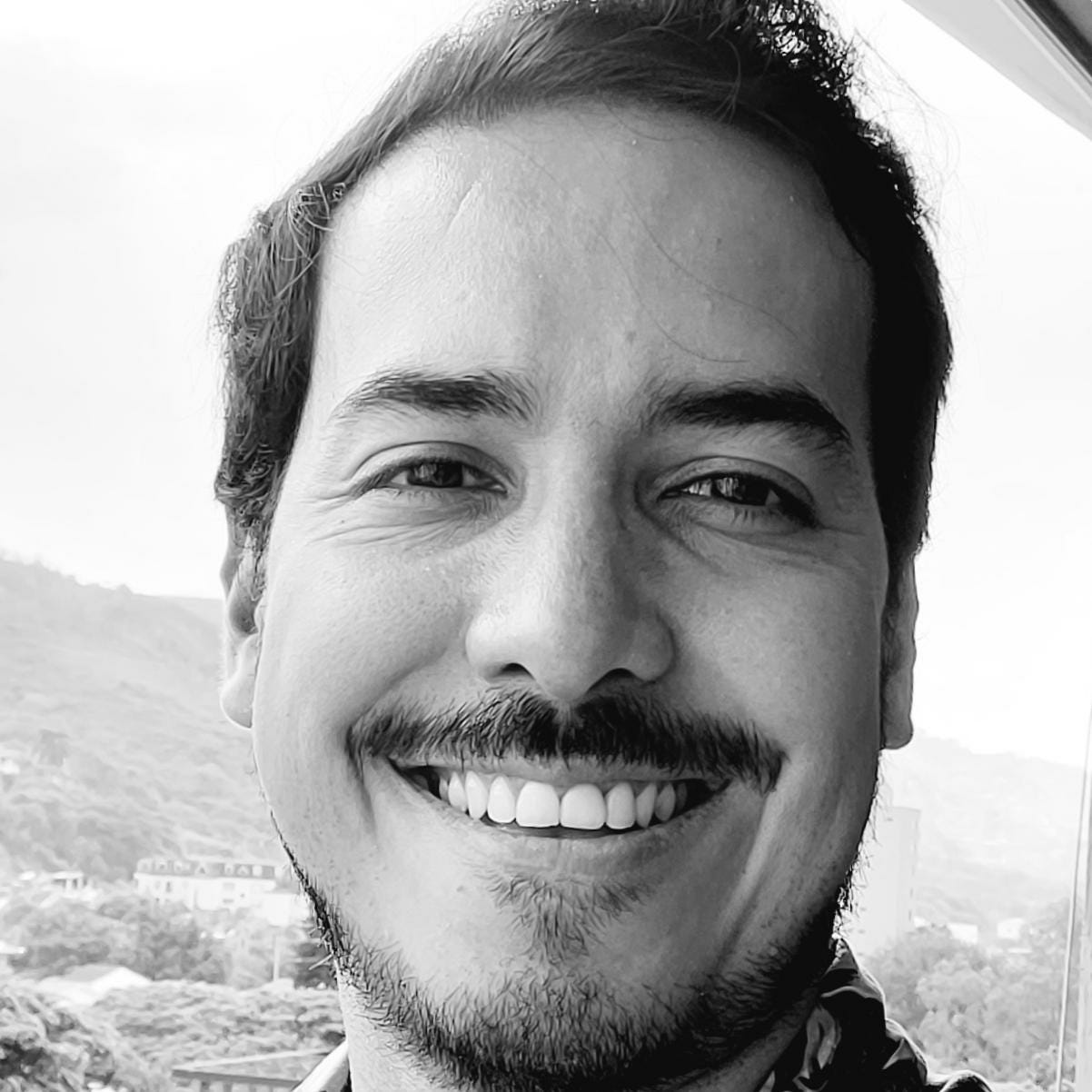 Contacts, Subscriber Numbers, Similar Newsletters - El Substack de Andrés