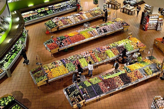This image has an empty alt attribute; its file name is supermarket-949913_640.jpg