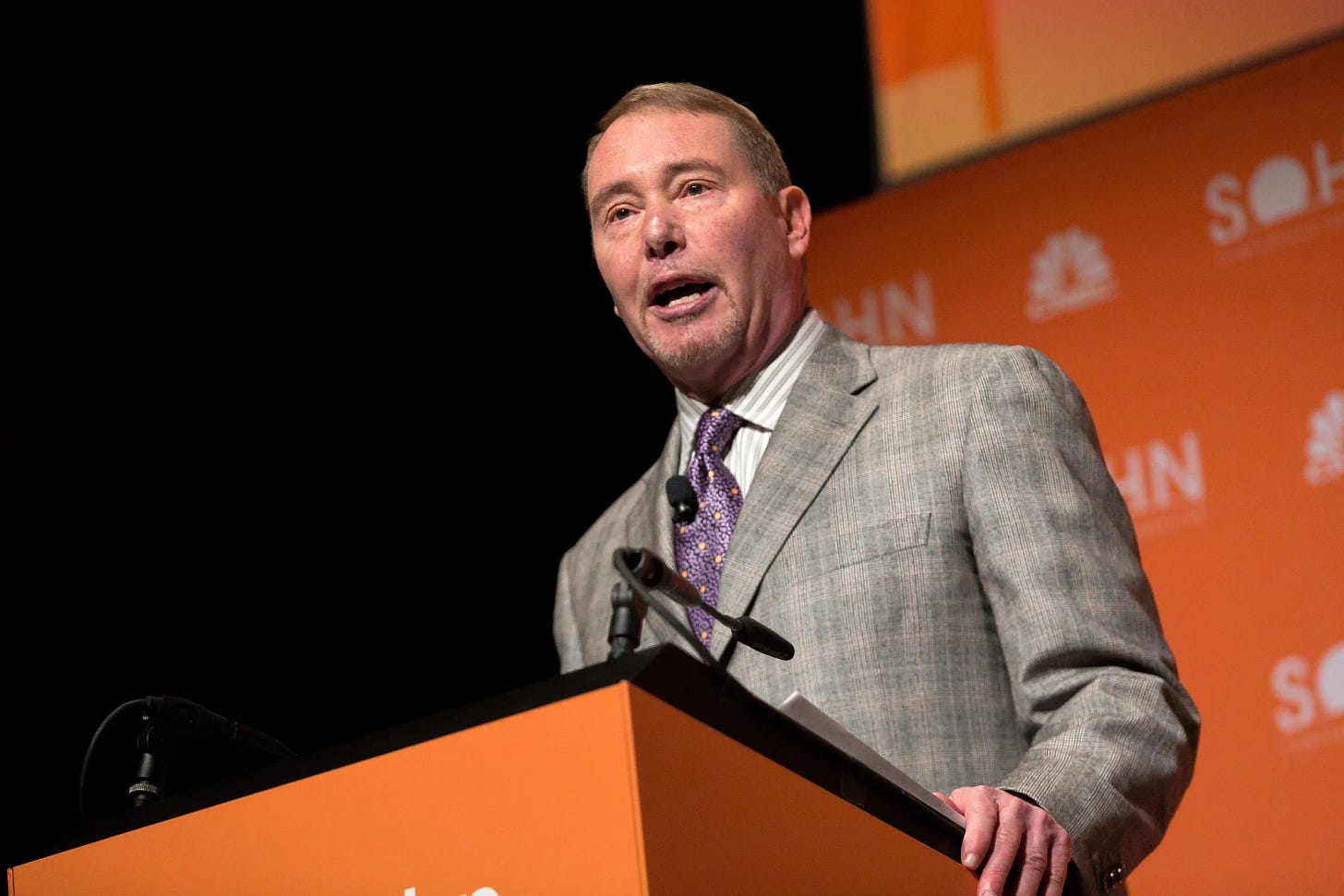 Jeff Gundlach Fires Back at Bill Gross Over 'Bond King' Comments - Bloomberg