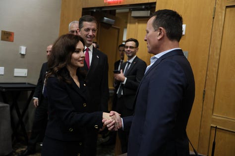 Takimi Spiropali, Djuriq, Grenell