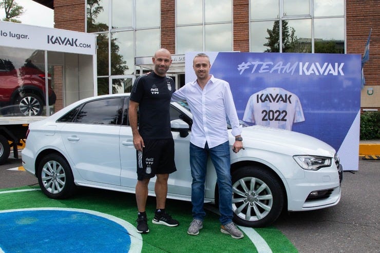 Mascherano en Ezeiza con Argentina y Kavak