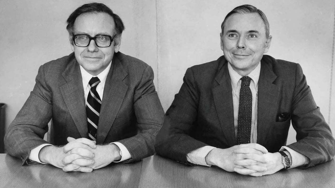 Warren Buffett Renuncia como CEO de Berkshire Hathaway, Las Acciones Caen