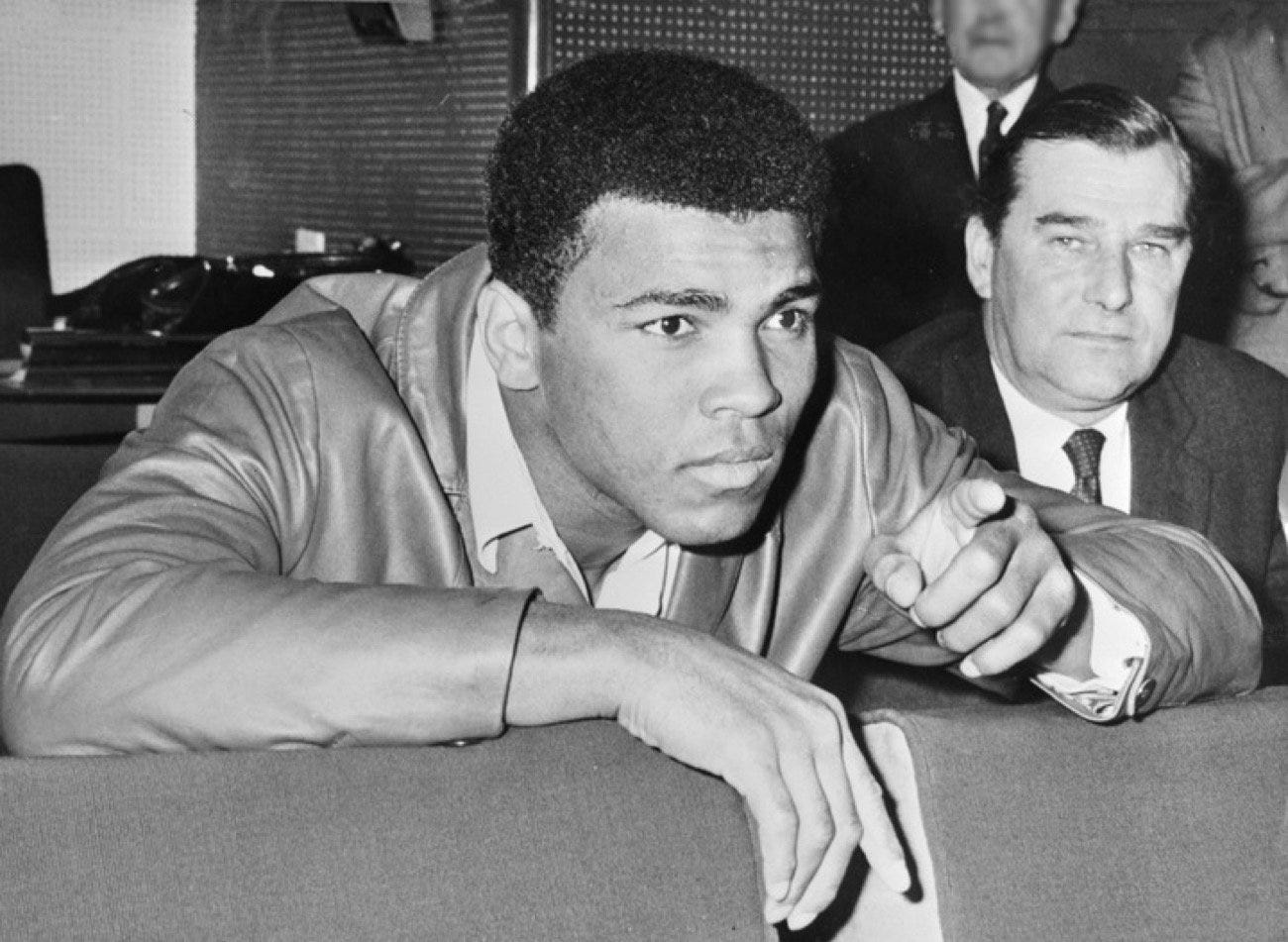 Image: Comparing Muhammad Ali to Joe Frazier