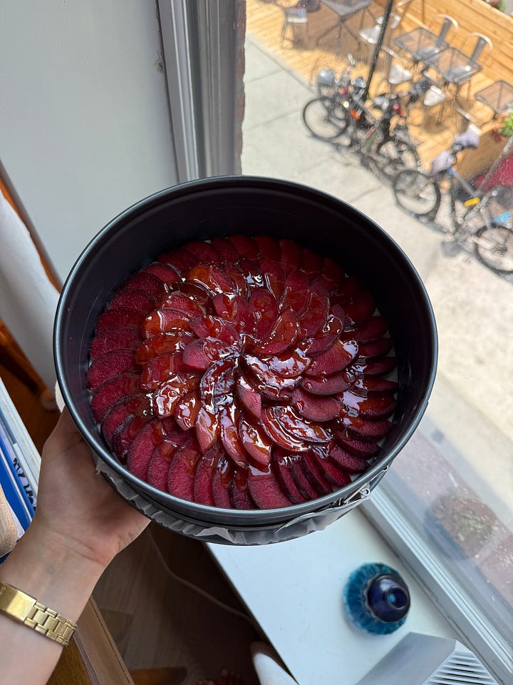 plums without and with caramelized sugar 
