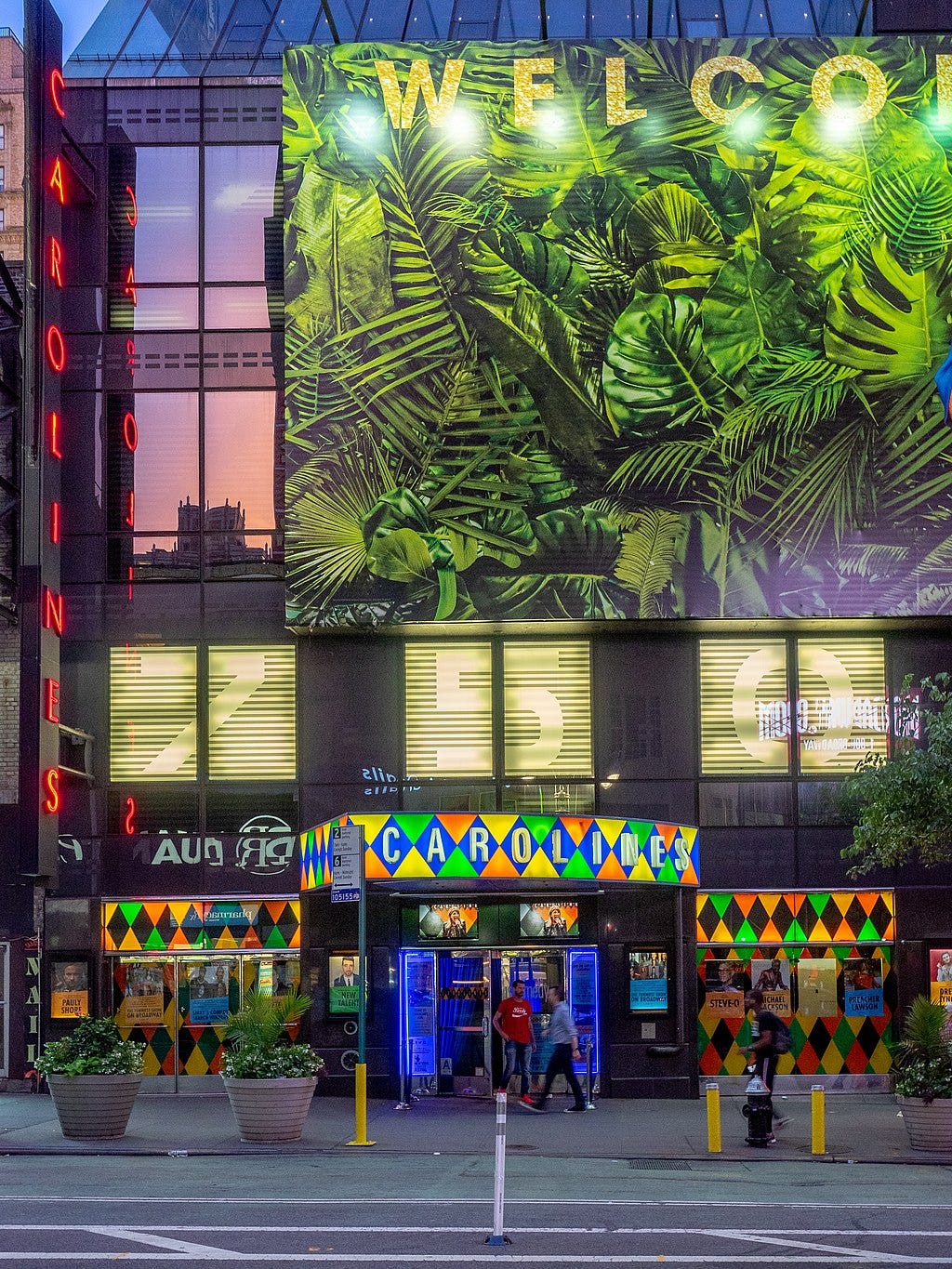 Carolines on Broadway (48295950826).jpg