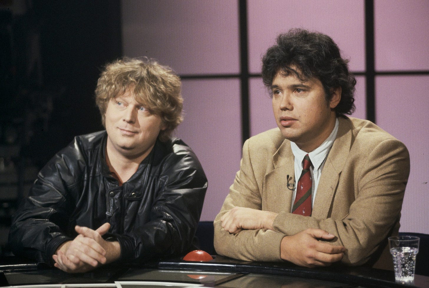 Na bijna 40 jaar neemt Het Parool afscheid van Theodor Holman: 'We hebben  veel gelachen, hij kan ook geweldig Carmiggelt imiteren' | Het Parool