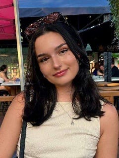 Mlle Marie-Lou Bergeron Mlle Marie-Lou Bergeron