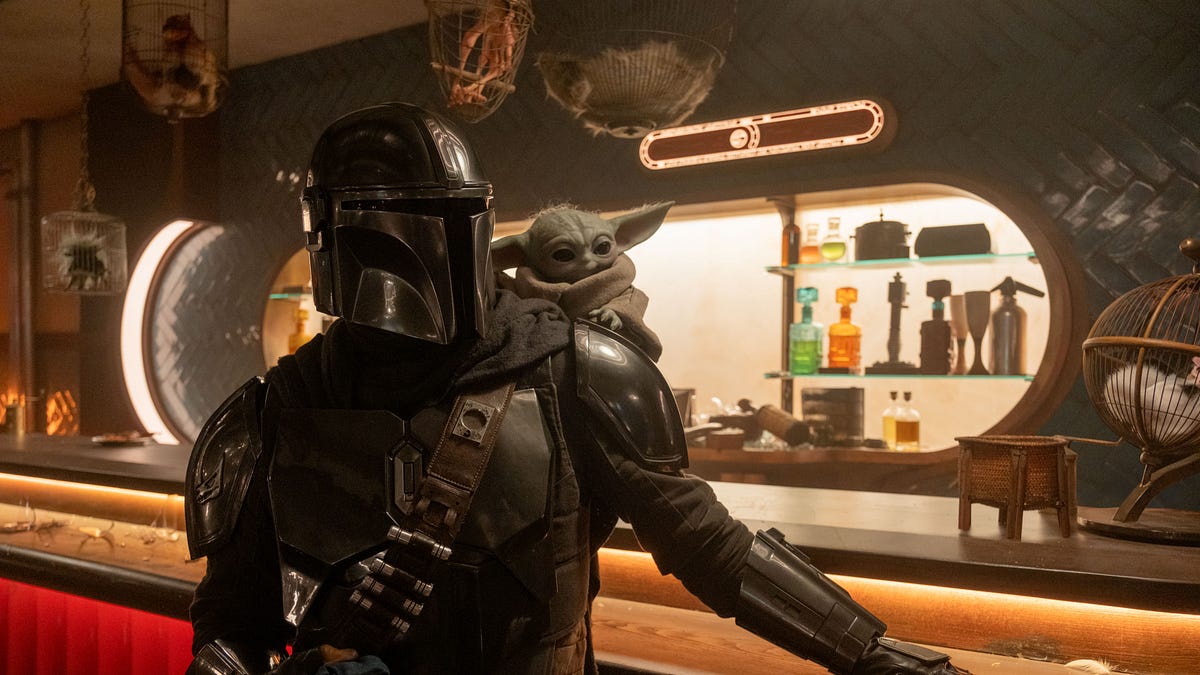 'Star Wars' Collapses, Box Office Endures