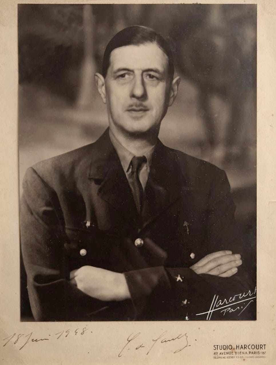 File:Charles de Gaulle studio Harcourt 1948.jpg - Wikimedia Commons