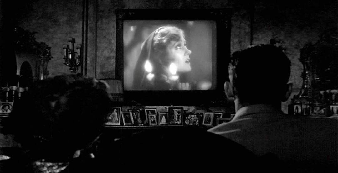 How does “Sunset Boulevard” ironically reference “Queen Kelly”? | Read | The Take How does “Sunset Boulevard” ironically reference “Queen Kelly”? | Read | The Take