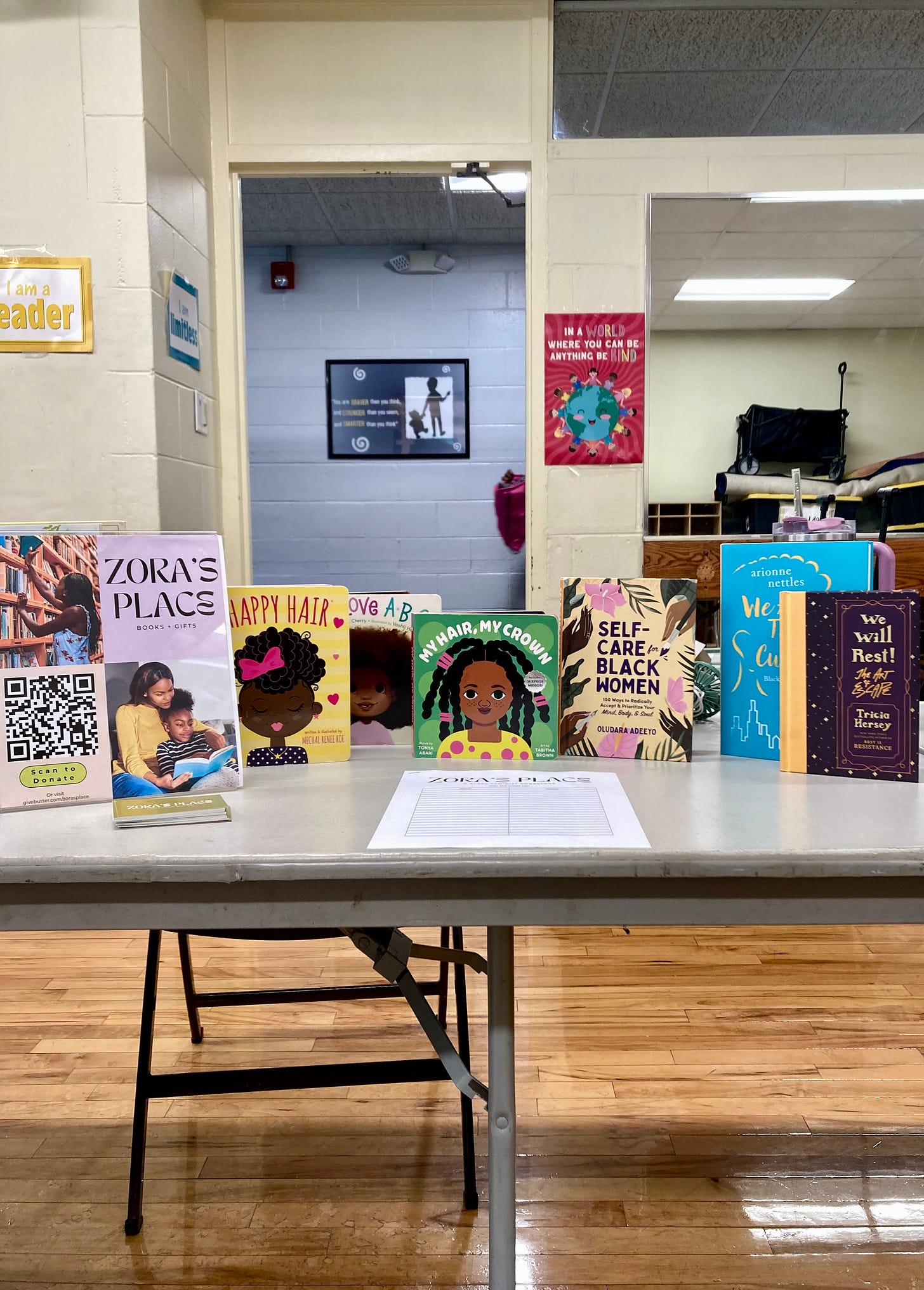 Picture of a table with books on top Picture of a table with books on top